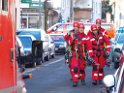 Einsatz Feuerwehr SEK Polizei Koeln Nippes Merheimerstr P036